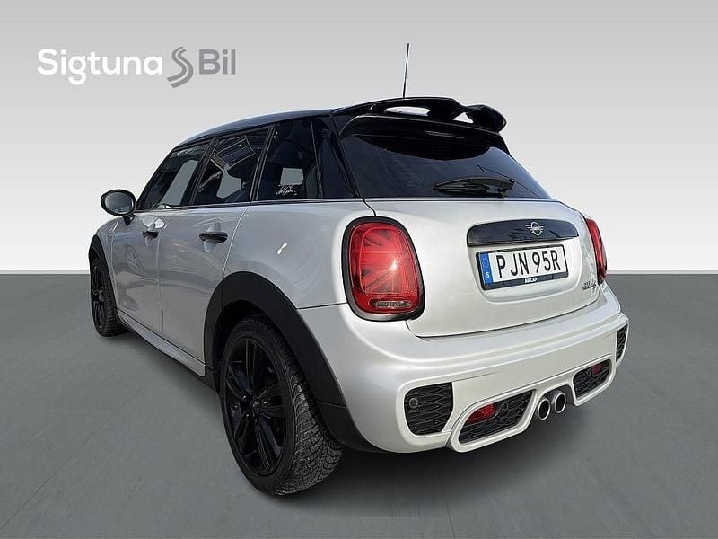 Begagnad Mini John Cooper Works 178 HK (130 kW) 2020 Silver Halvkombi