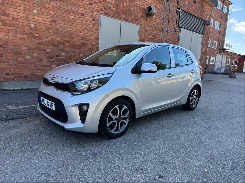 Grå Begagnad 2021 Kia Picanto Advance Halvkombi | 122 000 kr (Marknadspris) - Bild 1/4