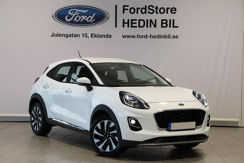 Vit (white) Begagnad 2024 Ford Puma Titanium SUV | 239 900 kr (Marknadspris) - Bild 1/4