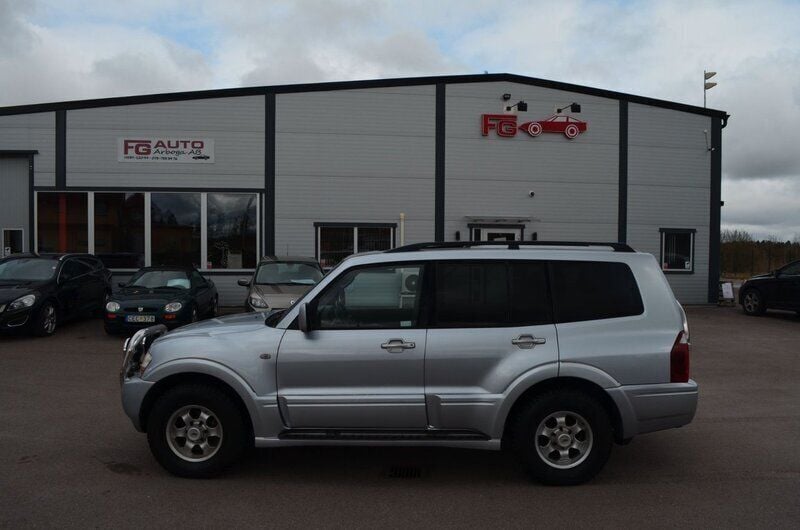 Silver Begagnad 2006 Mitsubishi Pajero SUV | 79 900 kr - Bild 1/4
