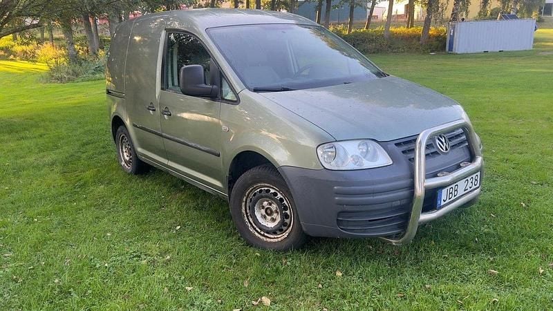 Grön Begagnad 2010 VW Caddy Minibuss | 39 000 kr (Marknadspris) - Bild 1/4