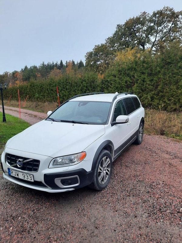 Vit Begagnad 2013 Volvo XC70 Momentum Kombi | 120 000 kr (Superpris) - Bild 1/4