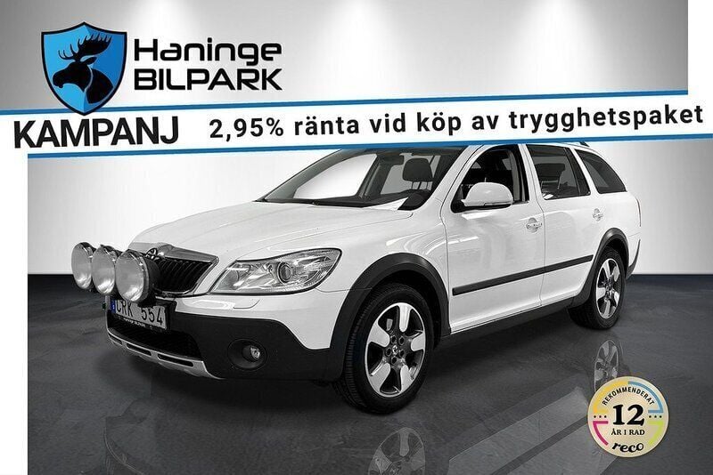 Vit Begagnad 2011 Skoda Octavia Scout Kombi | 89 900 kr (Marknadspris) - Bild 1/2