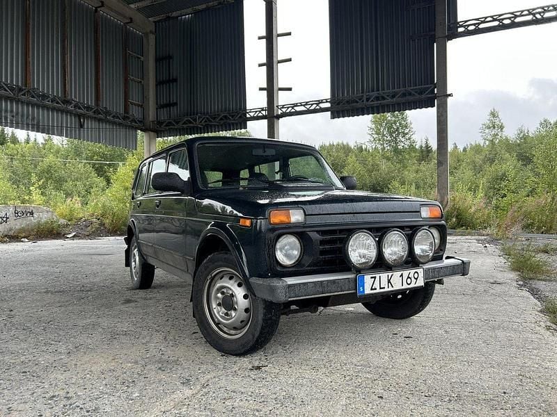 Grön Begagnad 2018 Lada niva SUV | 72 000 kr - Bild 1/3