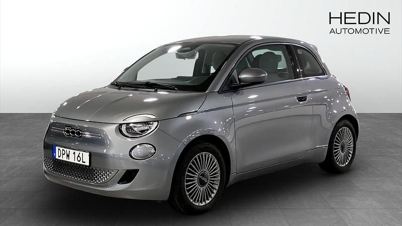 Grå Begagnad 2022 Fiat 500e Icon Halvkombi | 199 900 kr (Marknadspris) - Bild 1/4