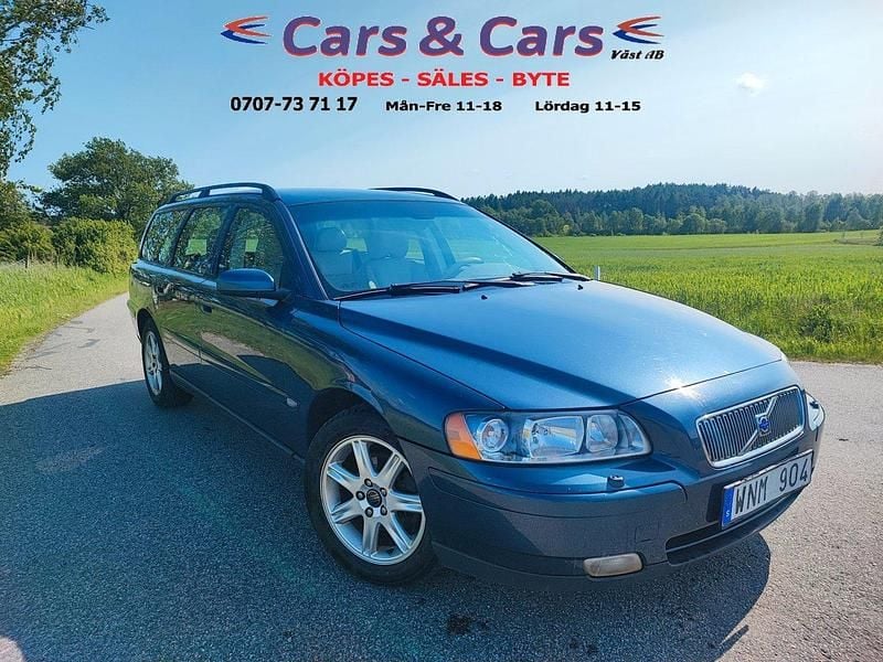 Blå Begagnad 2005 Volvo V70 Kinetic Kombi | 39 900 kr (Marknadspris) - Bild 1/4
