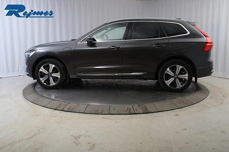 Begagnad Volvo XC60 Plus 455 HK (334 kW) 2022 Grå SUV