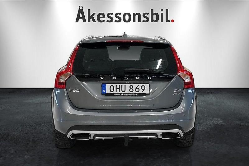 Begagnad Volvo V60 CC Summum 190 HK (139 kW) 2016 Grå Kombi