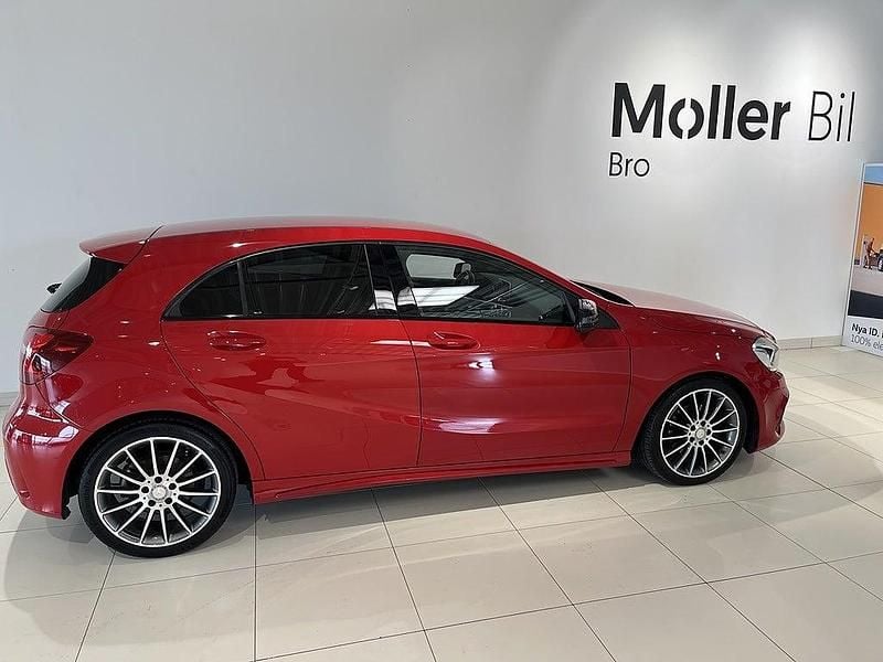 Begagnad Mercedes A180 AMG 123 HK (90 kW) 2017 Röd Halvkombi
