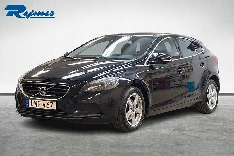Svart Begagnad 2014 Volvo V40 Momentum Kombi | 129 100 kr (Marknadspris) - Bild 1/4
