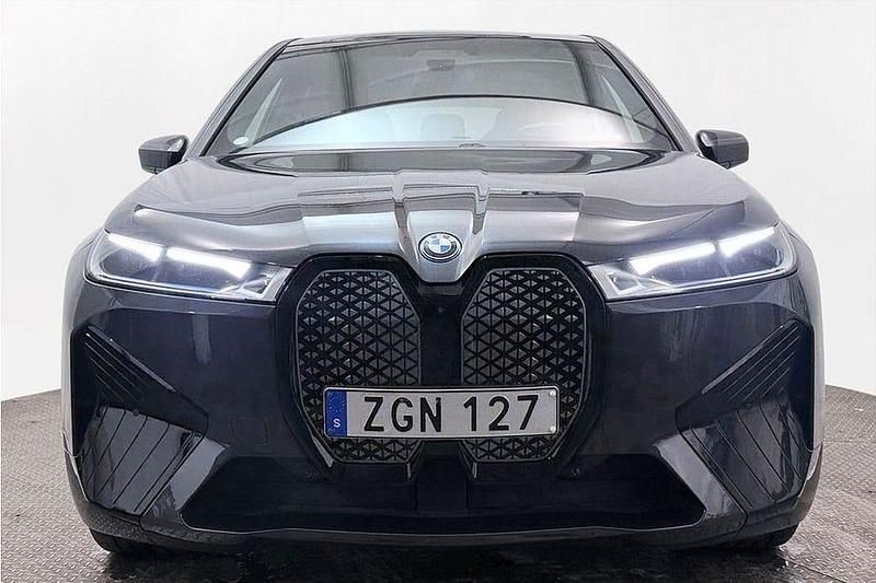 Begagnad BMW iX Comfort Edition 385 kW (524 HK) 2022 Grå SUV
