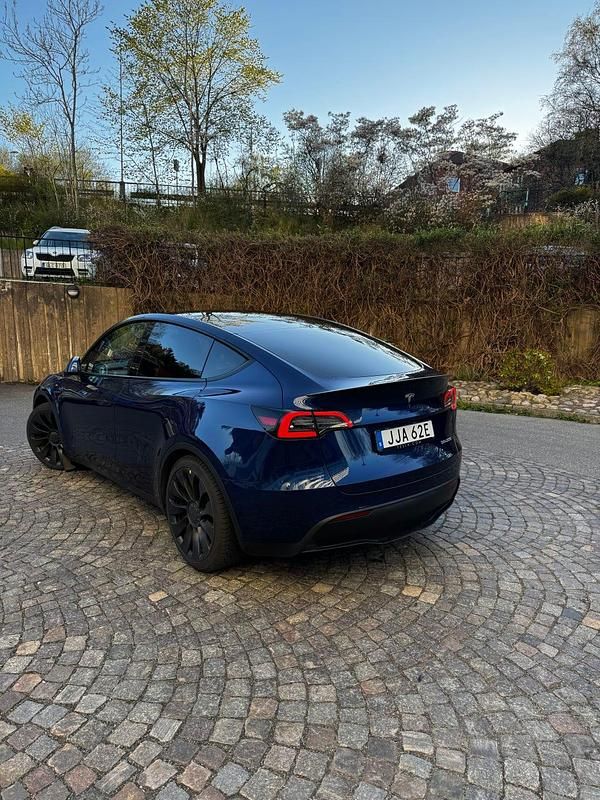 Begagnad Tesla Model Y Performance 392 kW (534 HK) 2024 SUV
