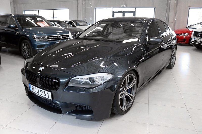 Bmw m5 akrapovic
