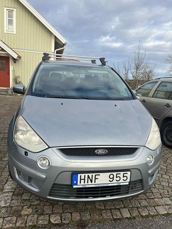 Begagnad 2009 Ford S-MAX S Minibuss | 35 000 kr (Marknadspris) - Bild 1/4