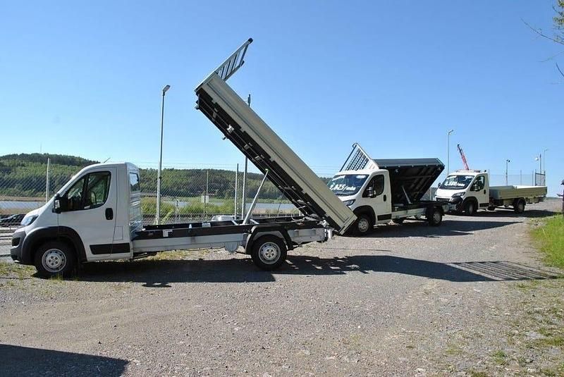 Begagnad Peugeot Boxer 165 HK (121 kW) 2024 Vit Van