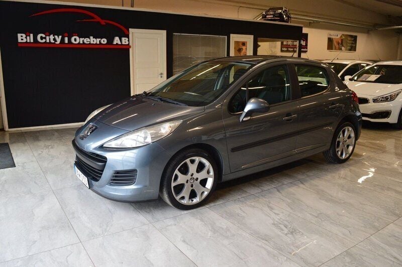 Grå Begagnad 2009 Peugeot 207 Halvkombi | 54 900 kr (Lite dyr) - Bild 1/4