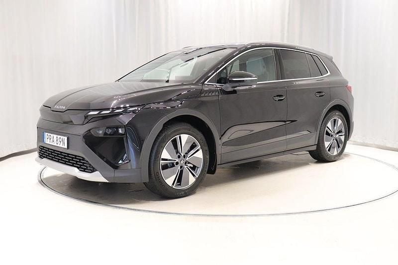 Svart Begagnad 2025 Skoda Elroq SUV | 528 800 kr - Bild 1/4
