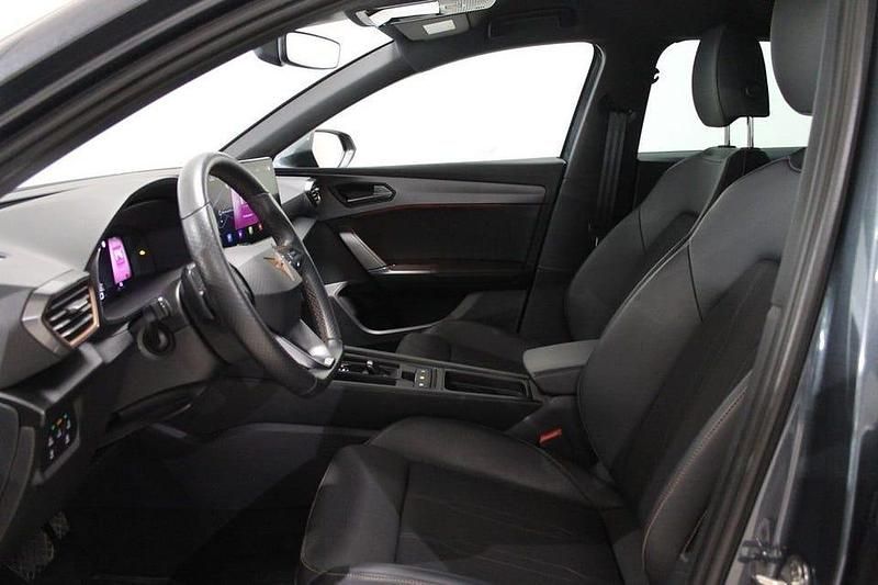 Begagnad Cupra Leon 150 HK (110 kW) 2024 Grå (magnetic tech metallic) Kombi