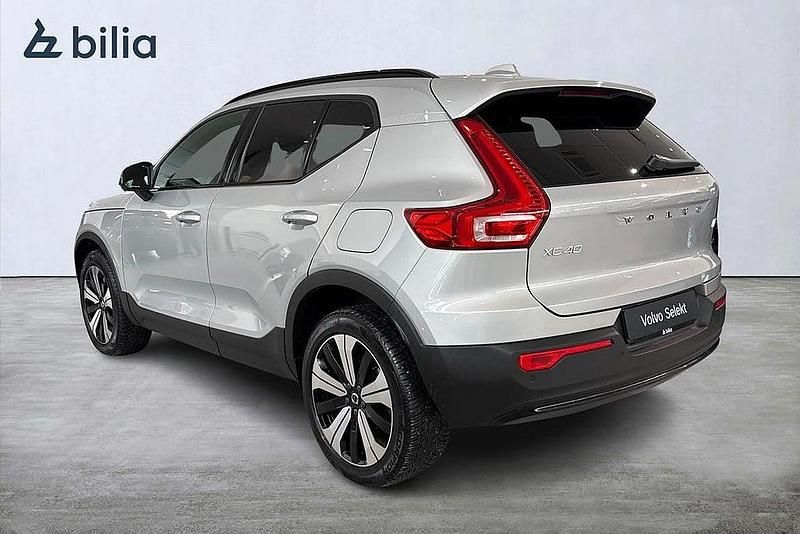 Begagnad Volvo XC40 Core 169 kW (231 HK) 2022 Silver SUV