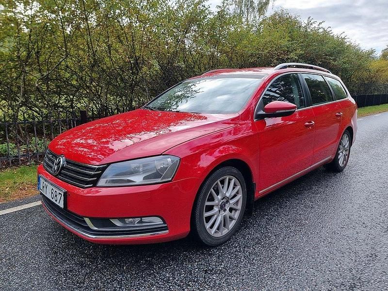 Röd Begagnad 2011 VW Passat Kombi | 49 900 kr (Bra pris) - Bild 1/4