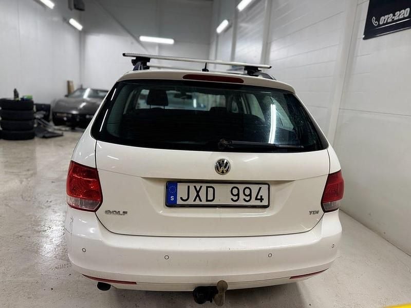 Begagnad VW Golf VI 105 HK (77 kW) 2010 Vit Halvkombi