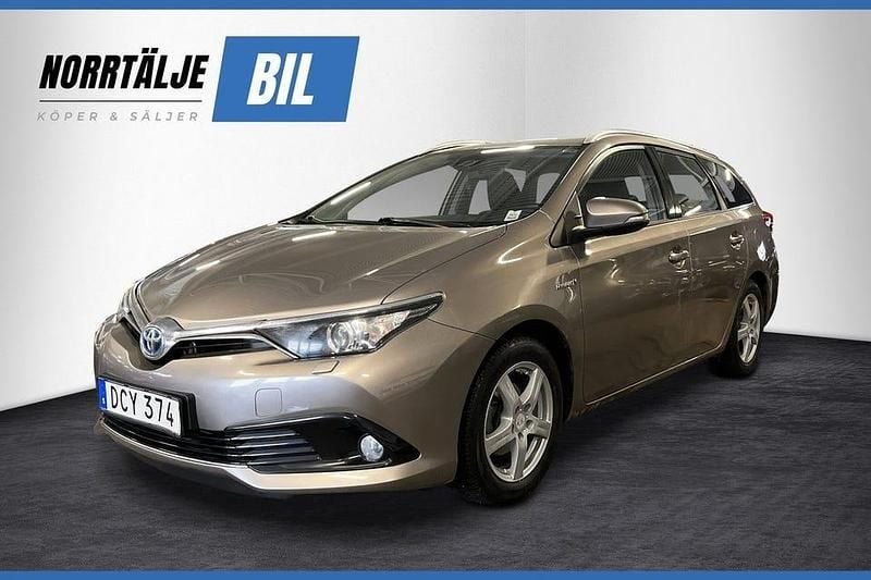 Begagnad Toyota Auris Touring Sports Active 136 HK (100 kW) 2015 Brun Kombi