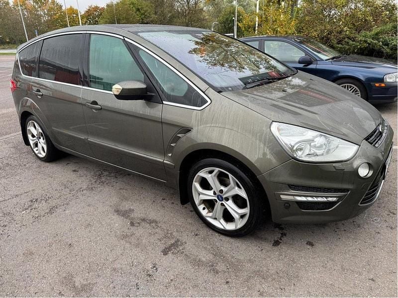 Grön Begagnad 2012 Ford S-MAX Business Edition Minibuss | 75 000 kr (Marknadspris) - Bild 1/4