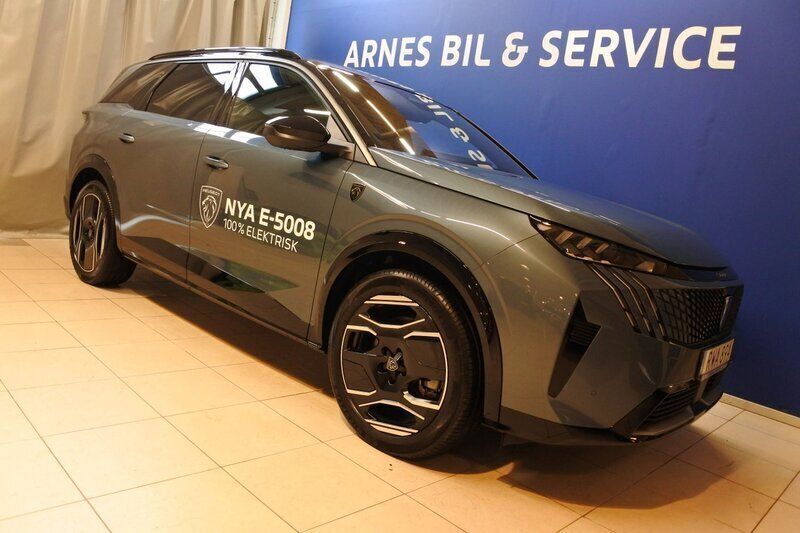 Blå Begagnad 2024 Peugeot e-5008 Business-Line SUV | 539 900 kr - Bild 1/4