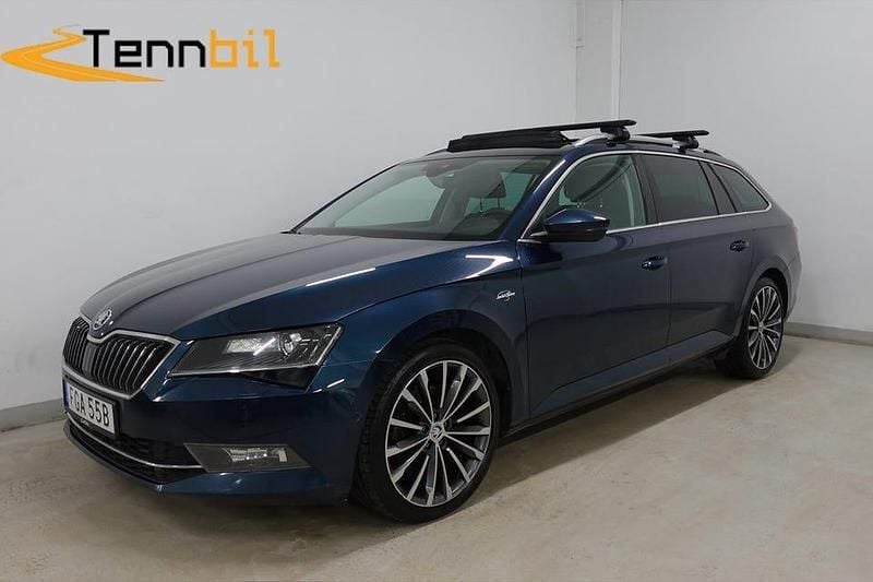 Begagnad Skoda Superb LAURIN & KLEMENT 180 HK (132 kW) 2017 Mörkblå Kombi