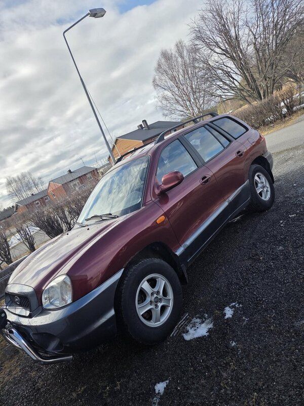Röd Begagnad 2002 Hyundai Santa Fe SUV | 14 000 kr (Superpris) - Bild 1/1