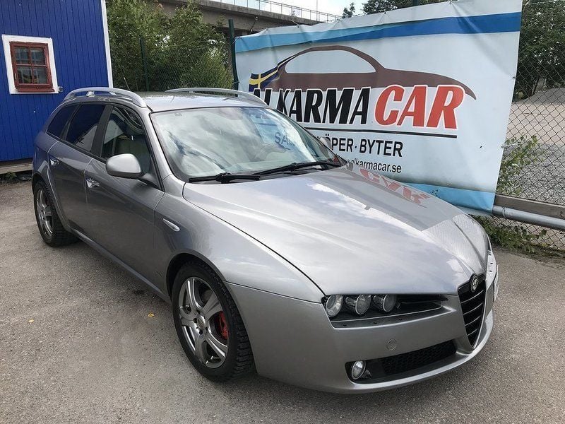 Såld Alfa Romeo 159 Sportwagon 1.9., begagnad 2007, 22 200 4 images of Alfa Romeo 159 Sportwagon 1.9 JTDM 16V Q Tronic