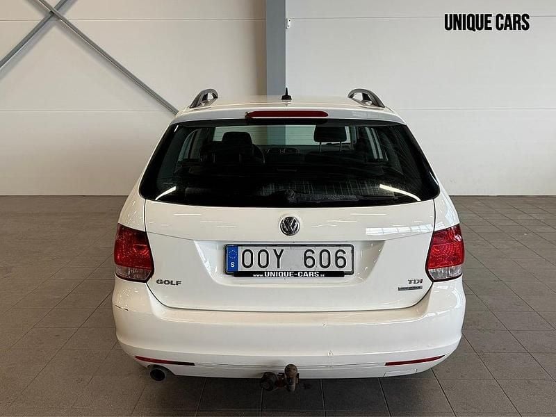 Begagnad VW Golf 105 HK (77 kW) 2011 Vit Kombi
