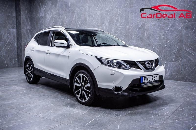 Vit Begagnad 2014 Nissan Qashqai 360º SUV | 74 800 kr (Marknadspris) - Bild 1/4