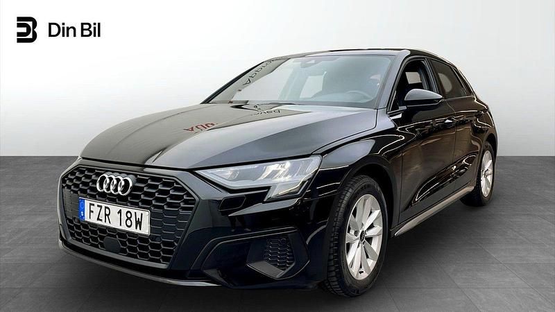 Svart Begagnad 2022 Audi A3 Sportback Proline Halvkombi | 234 000 kr (Marknadspris) - Bild 1/4