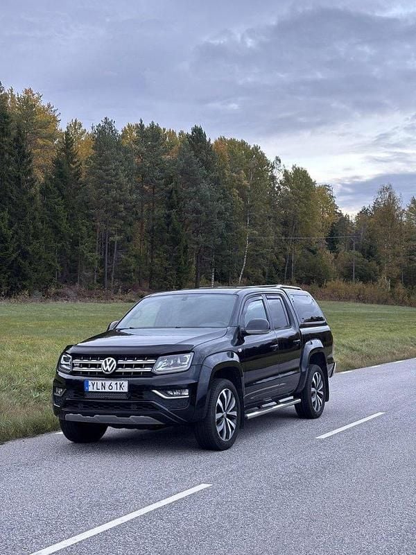 Svart Begagnad 2019 VW Amarok Aventura Pickup | 350 000 kr (Marknadspris) - Bild 1/4