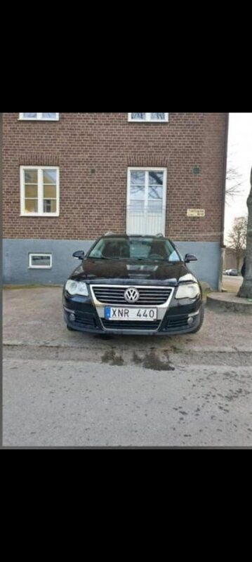Svart Begagnad 2006 VW Passat Highline Kombi | 19 000 kr (Bra pris) - Bild 1/4