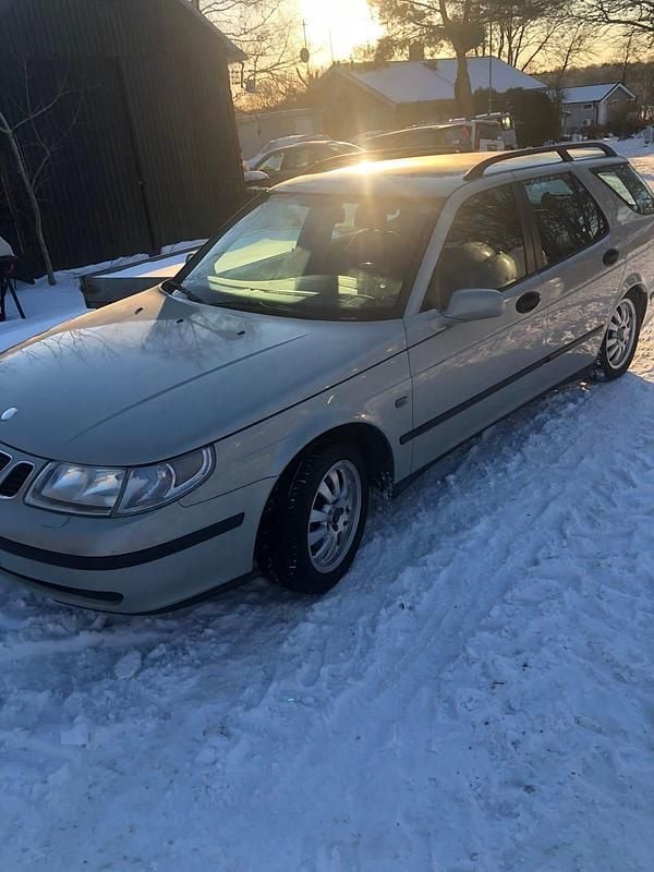 Begagnad Saab 9-5 185 HK (136 kW) 2005 Greengrayyellow metallic Kombi