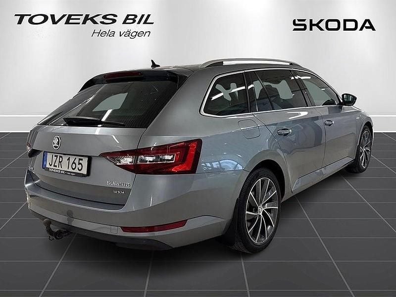 Begagnad Skoda Superb LAURIN & KLEMENT 190 HK (139 kW) 2015 Grå Kombi