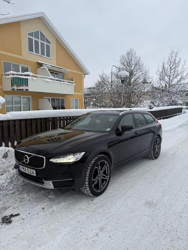 Begagnad 2019 Volvo V90 CC Kombi | 242 000 kr (Bra pris) - Bild 1/4