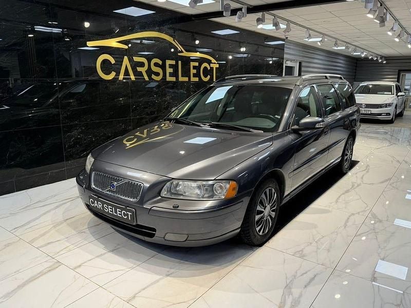 Grå Begagnad 2007 Volvo V70 Momentum Kombi | 49 800 kr (Marknadspris) - Bild 1/4