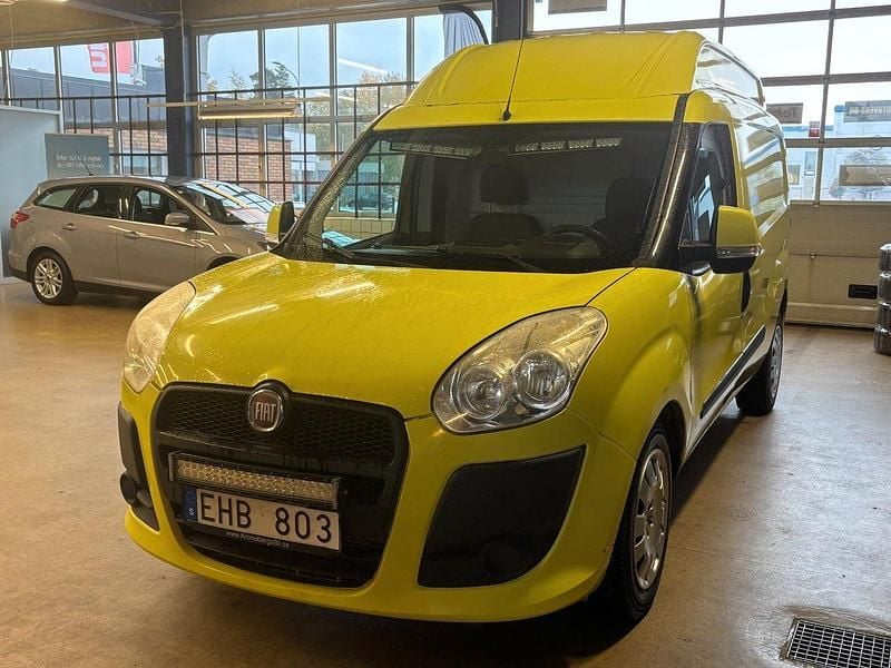 Begagnad Fiat Doblò 105 HK (77 kW) 2012 Vit (gul) Minibuss