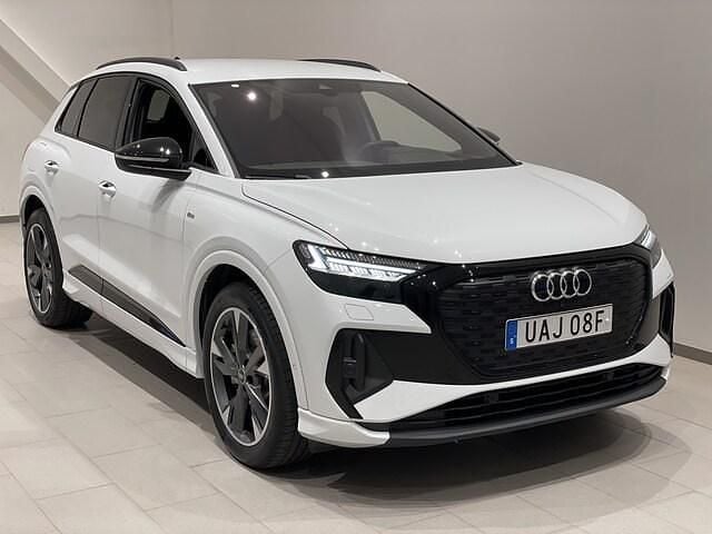 Glaciärvit metallic Begagnad 2025 Audi Q4 e-tron S-Line SUV | 624 900 kr (Dyr) - Bild 1/4