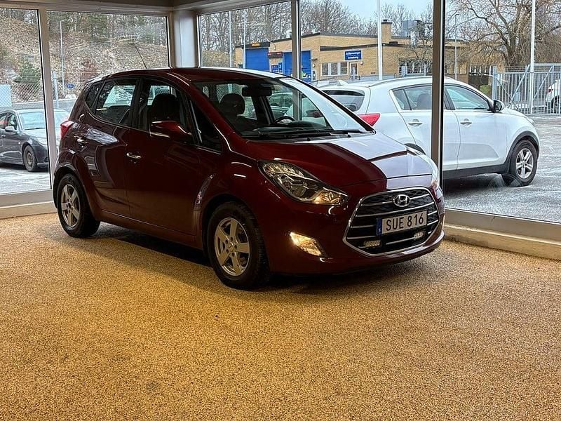 Röd Begagnad 2016 Hyundai ix20 Halvkombi | 84 900 kr (Marknadspris) - Bild 1/4