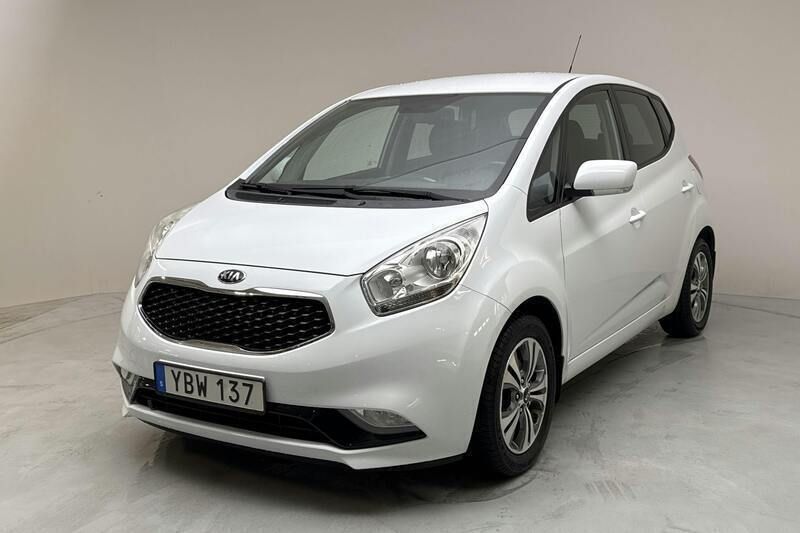 Vit Begagnad 2016 Kia Venga Halvkombi | 87 000 kr (Marknadspris) - Bild 1/4
