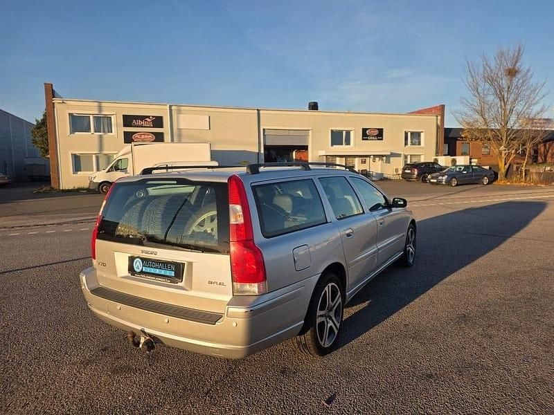 Begagnad Volvo V70 Dynamic 140 HK (102 kW) 2006 Ljusgrå Kombi