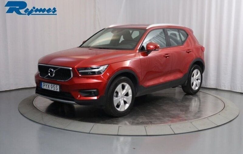 Begagnad Volvo XC40 Momentum 130 HK (95 kW) 2021 Röd SUV