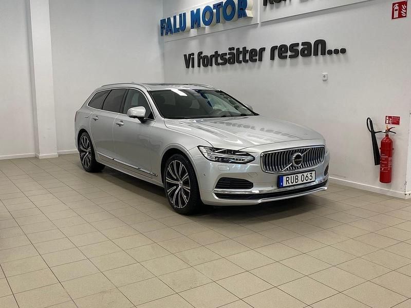 Silver Begagnad 2022 Volvo V90 Inscription Kombi | 389 500 kr (Marknadspris) - Bild 1/4