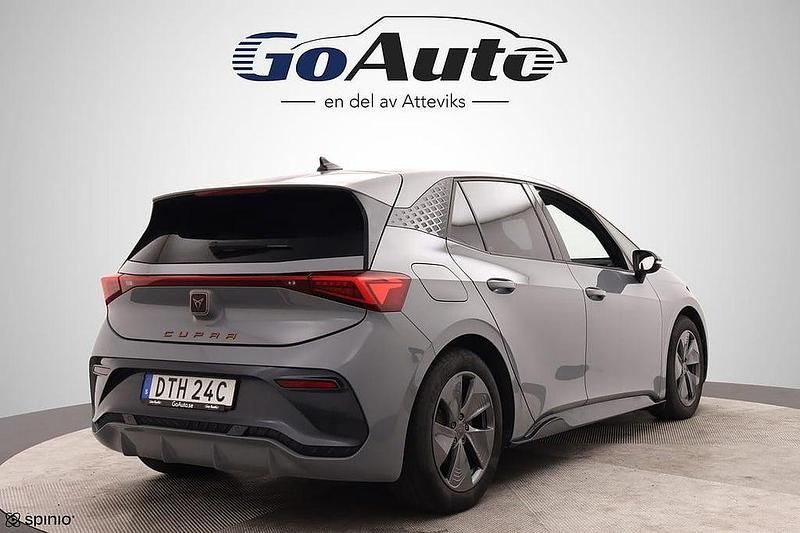 Begagnad Cupra Born 169 kW (231 HK) 2022 Ljusgrå (grå) Halvkombi