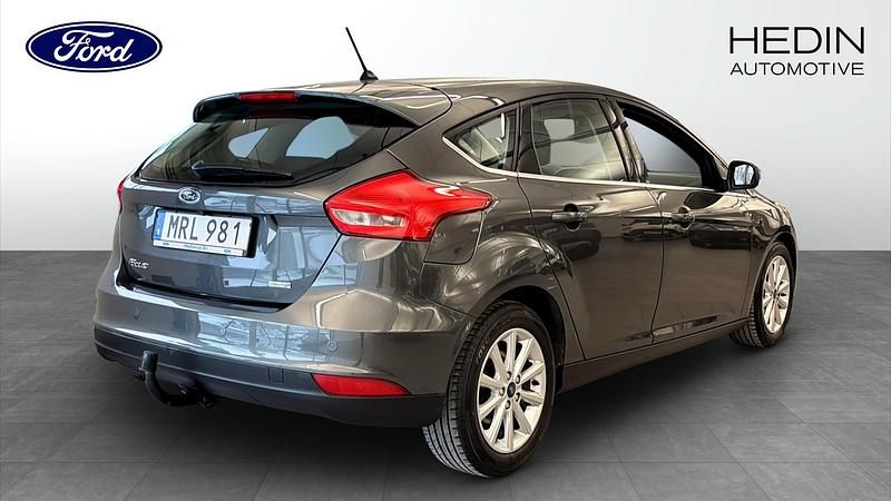 Begagnad Ford Focus 125 HK (91 kW) 2017 Grå Halvkombi
