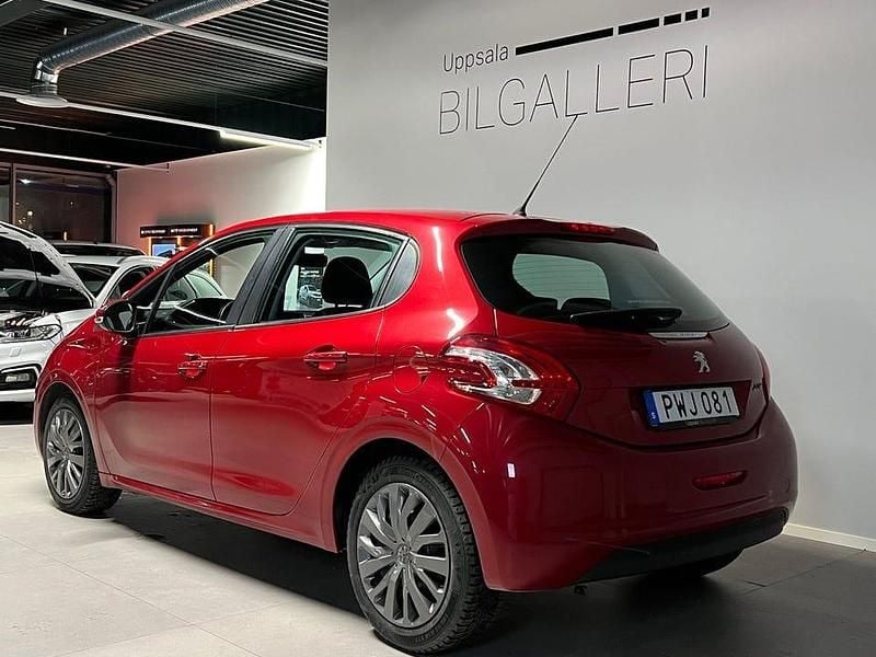 Begagnad Peugeot 208 Active 82 HK (60 kW) 2014 Mörkröd Halvkombi